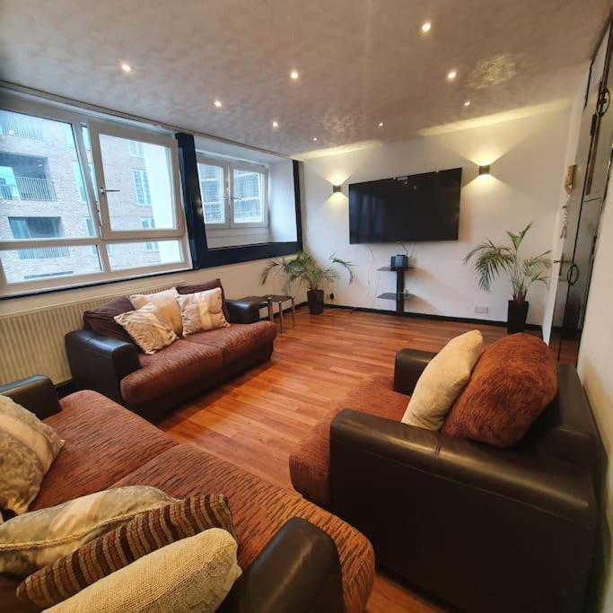 3beds Family Friendly In With Good Transport Links London