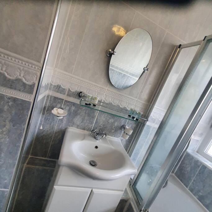Apartment 3beds Family Friendly In With Good Transport Links
